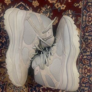 Yeezy Boot (salt)